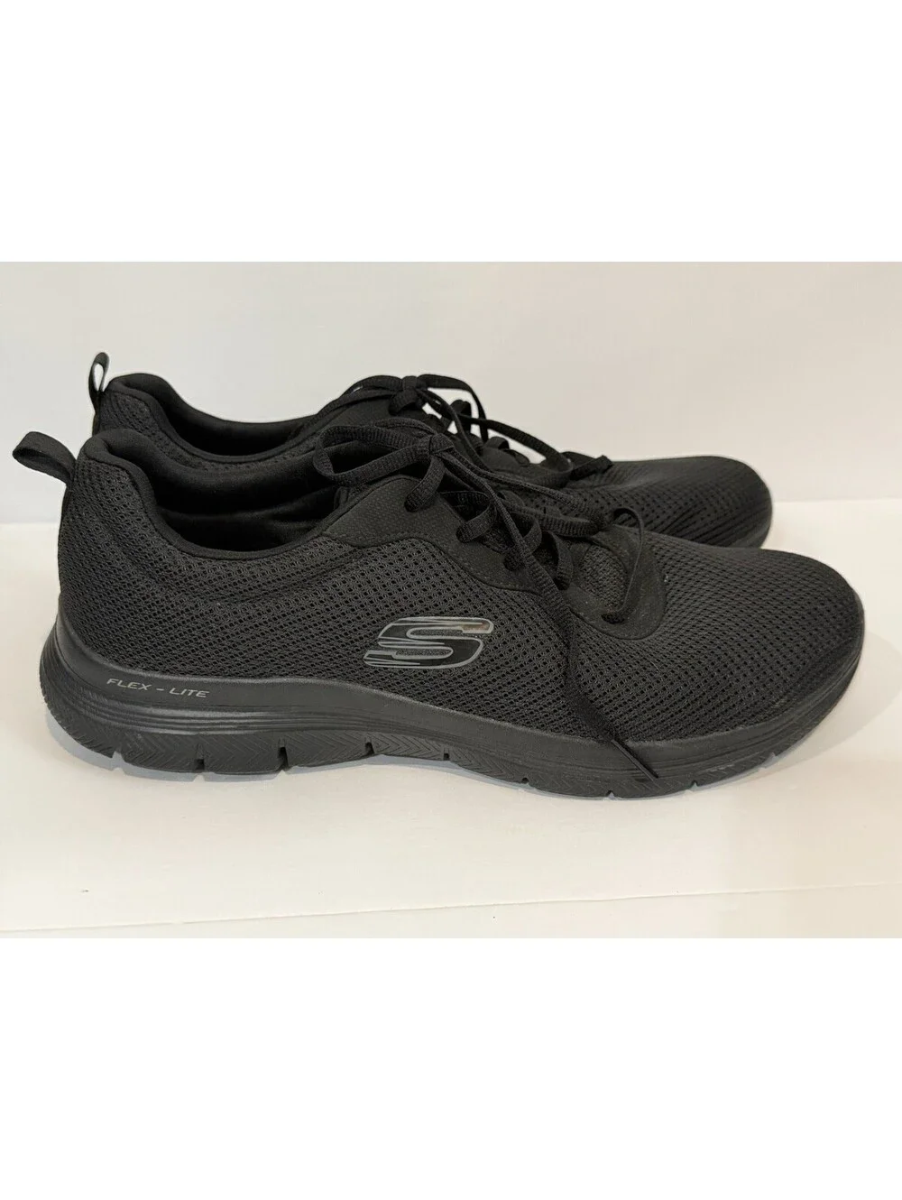 Skechers Lite Weight Sneaker Shoes Memory Foam Comfort Walking Black Men Sz 11
